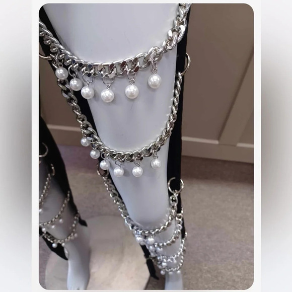 Beulah Chain Linked Pearl Embellished  Black Straight Leg Jeans Size Medium - Picture 5 of 14